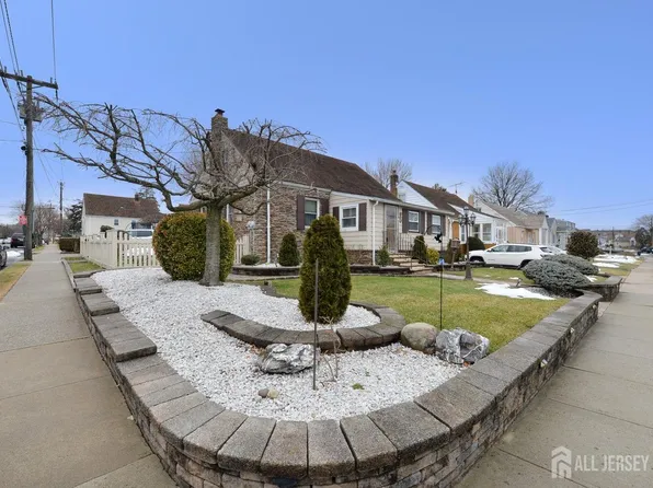 379 Ashley St, Perth Amboy, NJ 08861