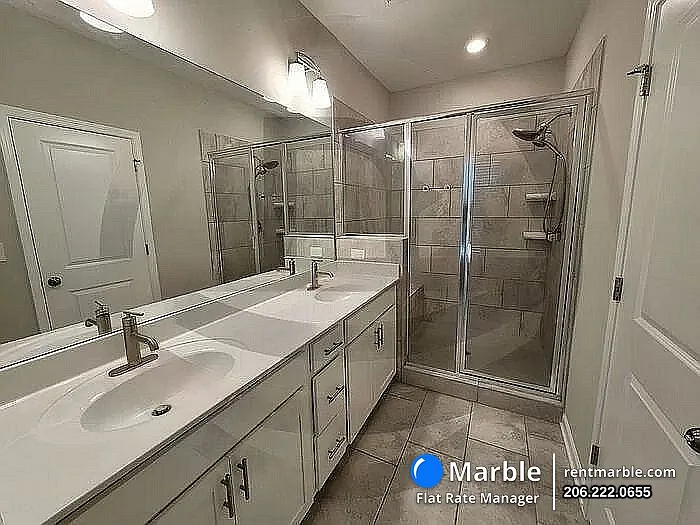 2565 Morehead St — Photo 13