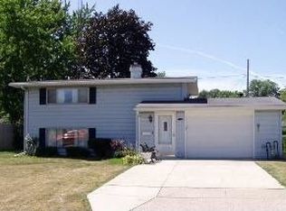 1047 Richland St, Maumee, OH 43537