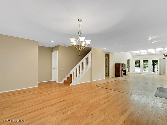 4th image of 1412 Burr Oak Ct #14-B