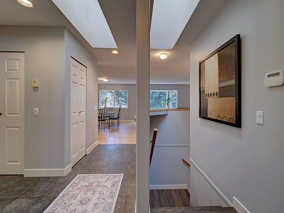 4th image of 7629 Redrooffs Rd