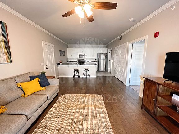 5th image of 1900 E Brookview Dr #205