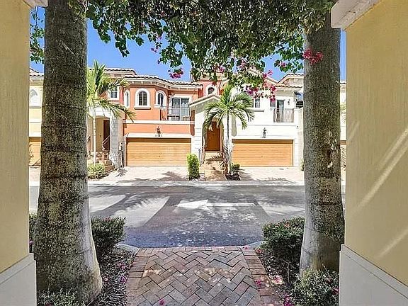 4th image of 1805 Coastal Bay Boulevard