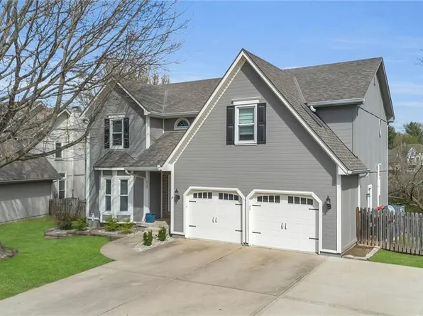 137 SE Citadel Dr, Lees Summit, MO 64063