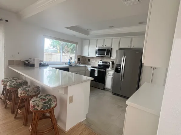 8599 Shadow Ln, Fountain Valley, CA 92708