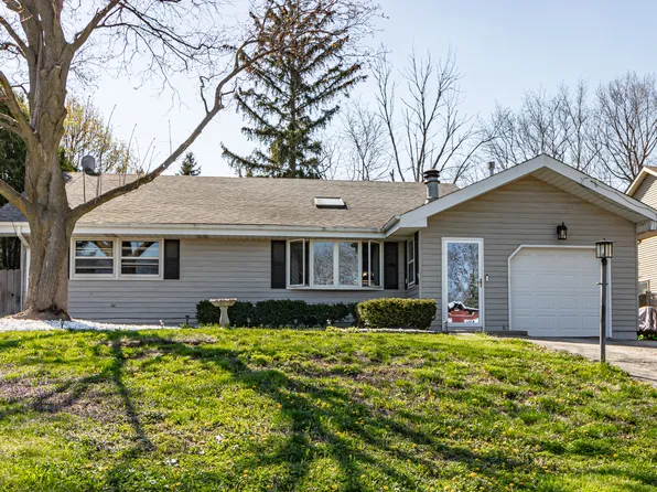 304 Hazelwood Dr, Lindenhurst, IL 60046