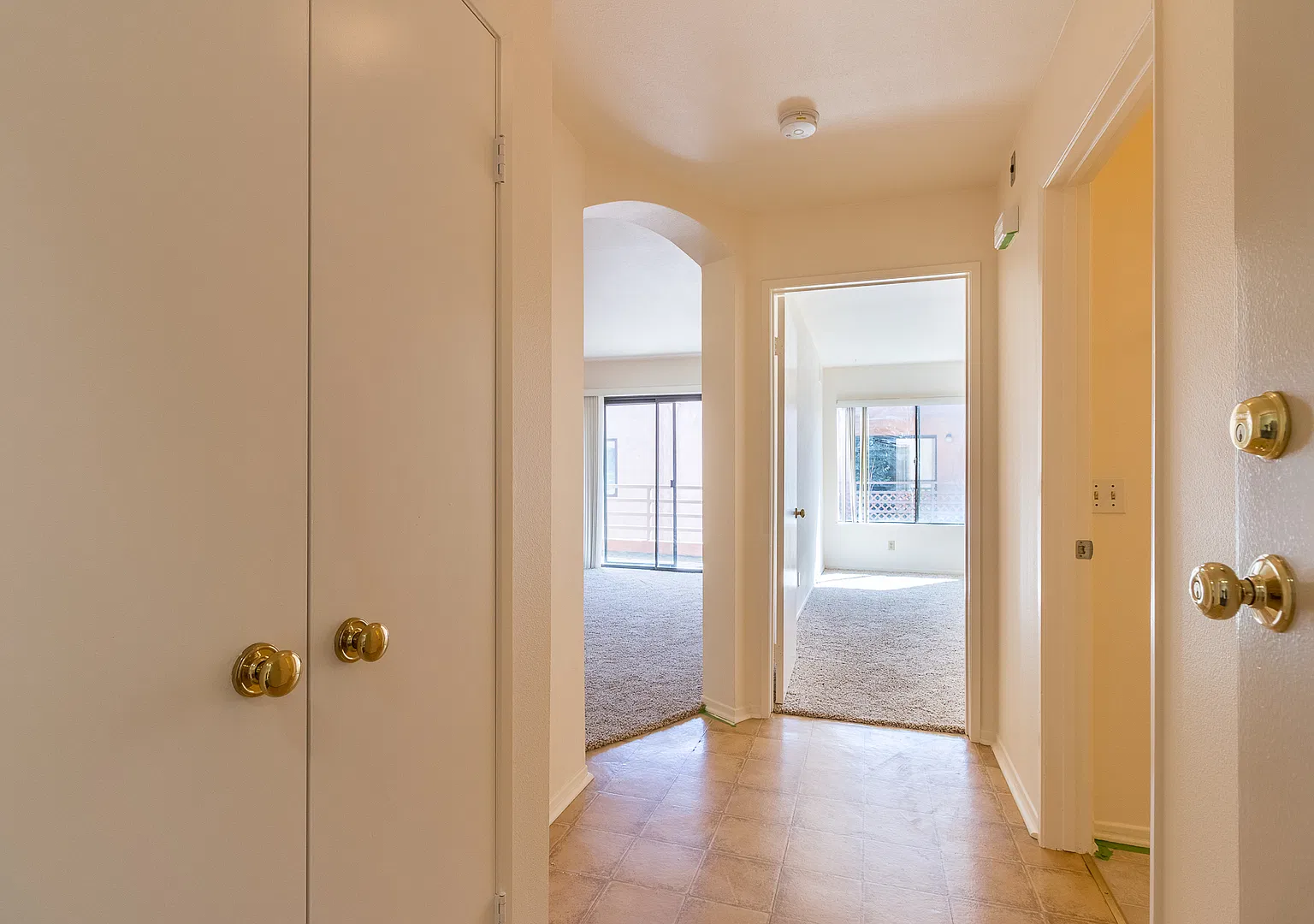 Light, Bright & Ideally Located 1-Bedroom Near The Village! — Photo 1