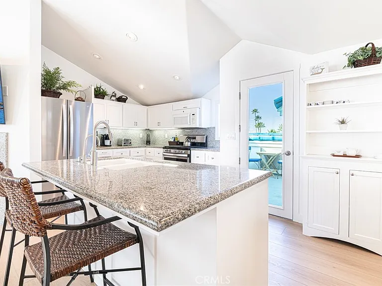1720 W Oceanfront #B — Photo 34