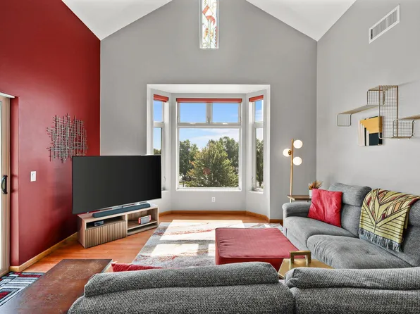 301 Harbour Town Dr APT 431, Madison, WI 53717