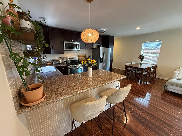 1608 Cedar Ave — Photo 11