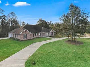61360 Autumn Ridge Dr, Lacombe, LA 70445