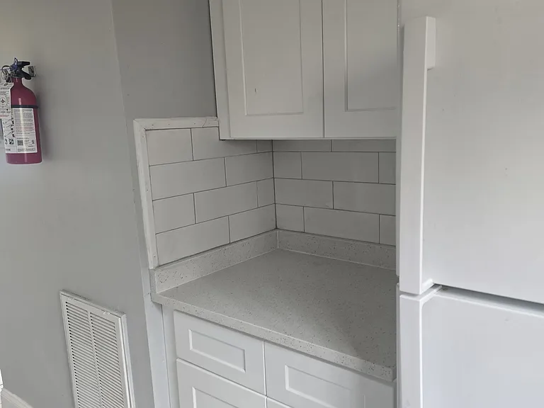 143 E 5th Ave #18 — Photo 2