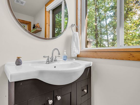18th image of 550 Tooley Trail Ln