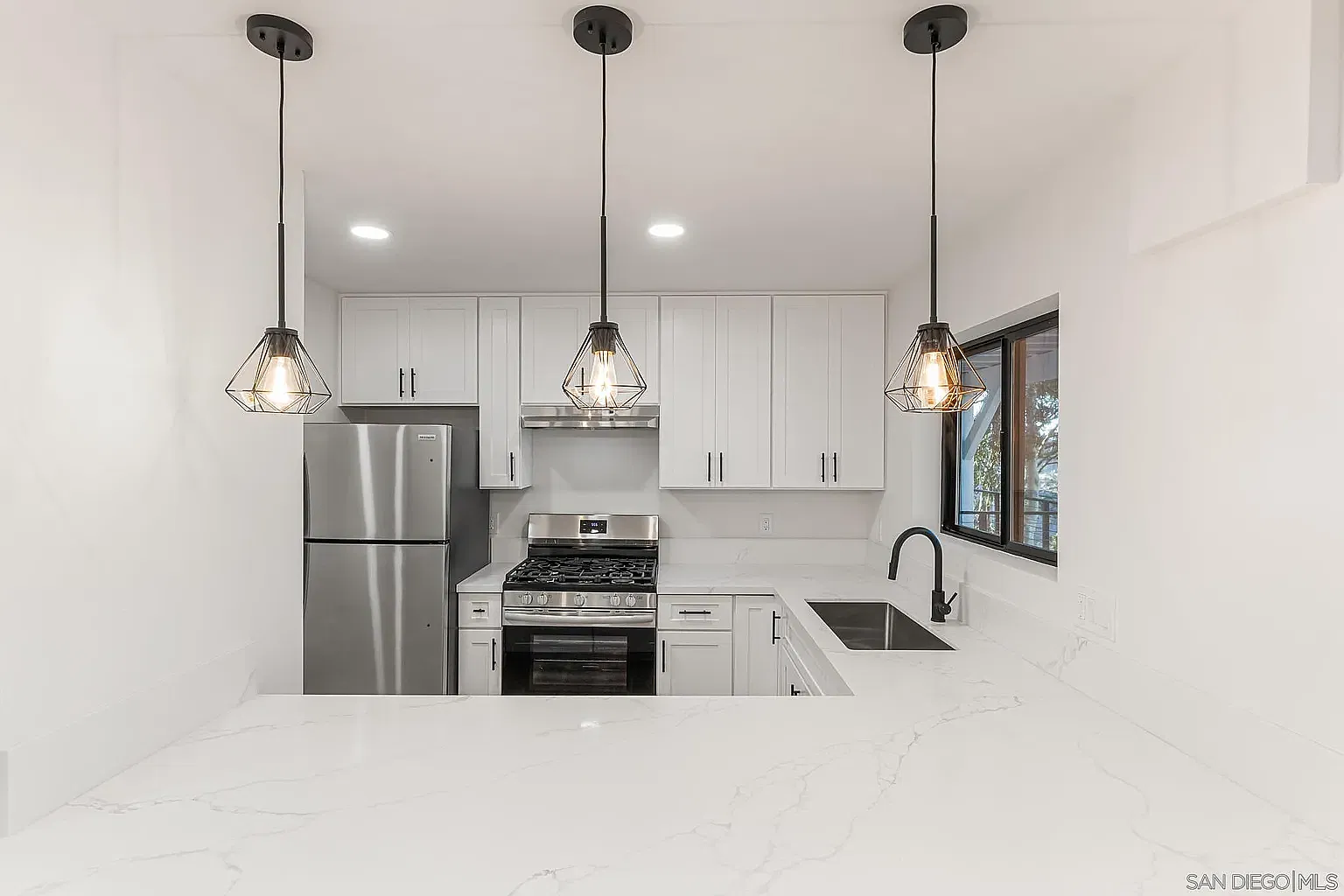 2366 Almeria Ct — Photo 1