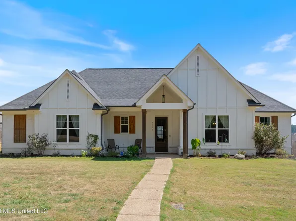 2112 Laughter Rd, Nesbit, MS 38651