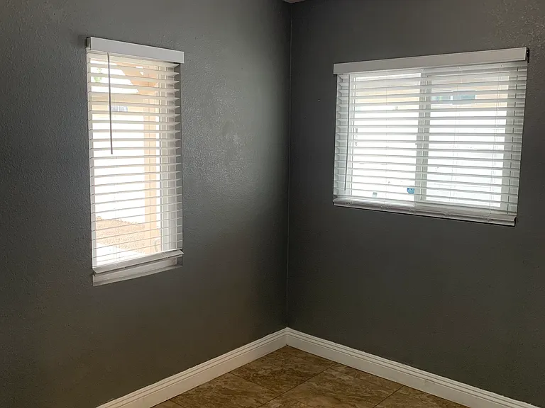 1803 Linden Ave — Photo 10