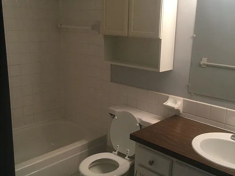 Trenton Place Apartments — Photo 42