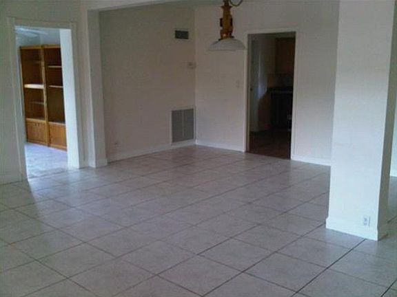 3rd image of 12675 NE Miami Ct