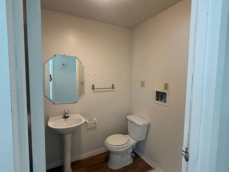 1101 Spring Meadow Dr — Photo 16