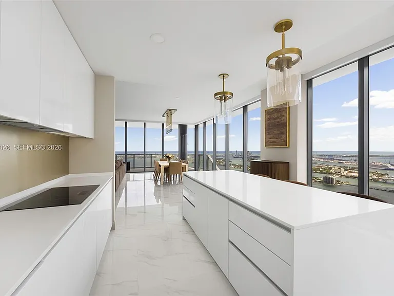 700 NE 24th St #Penthouse 5904 — Photo 6