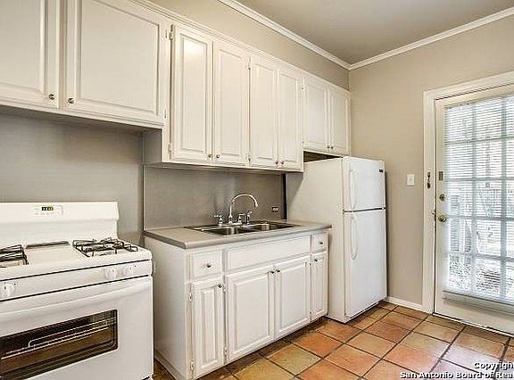 5th image of 503 E Olmos Dr