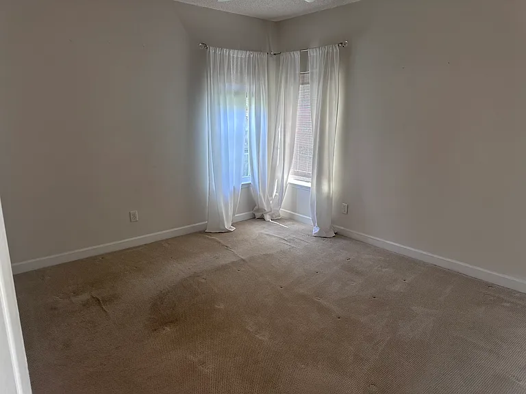 1014 Winterberry Cir — Photo 9