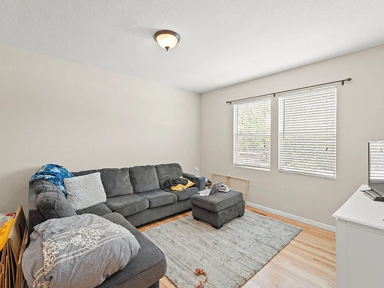 5521 Cross Creek Dr — Photo 2
