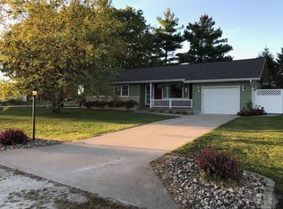 10678 Center St, Mediapolis, IA 52637