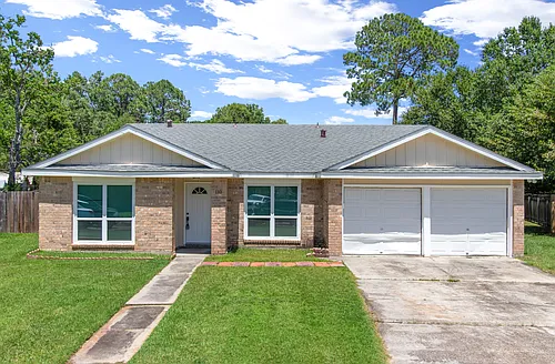 110 Charles Dr Photo 1