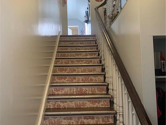 2nd image of 36 Isabella St