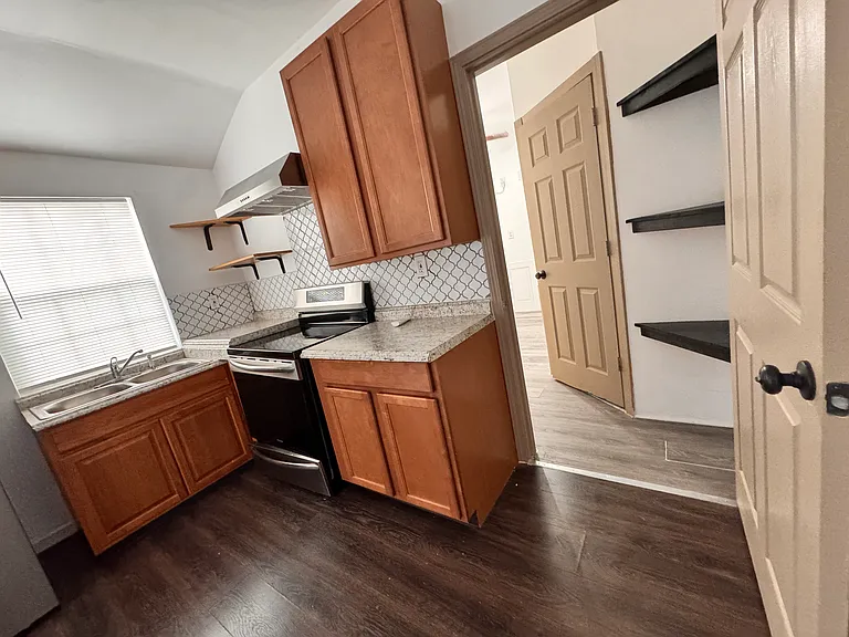 33911 Blanco Rd #2 — Photo 4