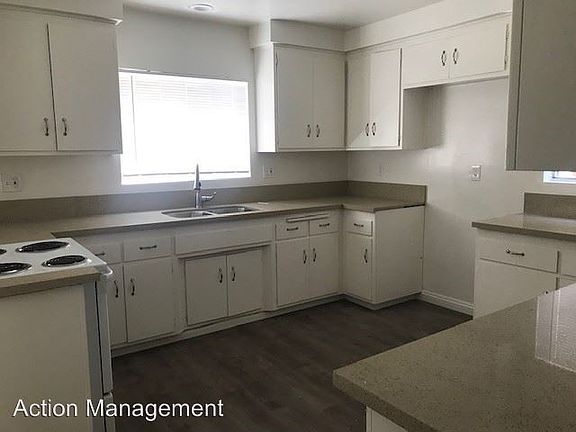 4th image of 775 Newport Ave APT 02