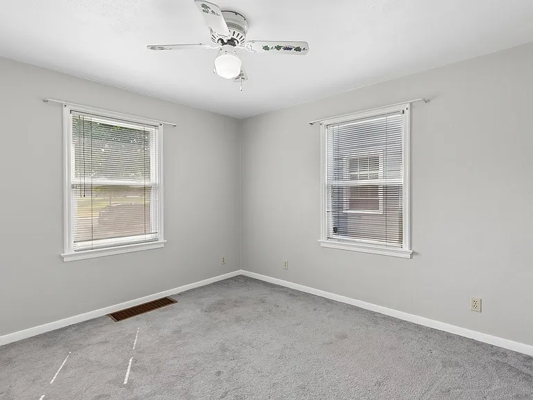 3512 S Division St — Photo 19