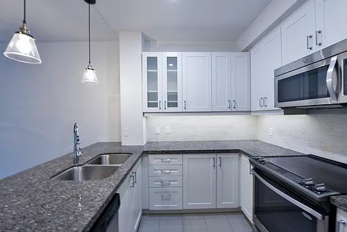 130 Raglan Ave Photo 1