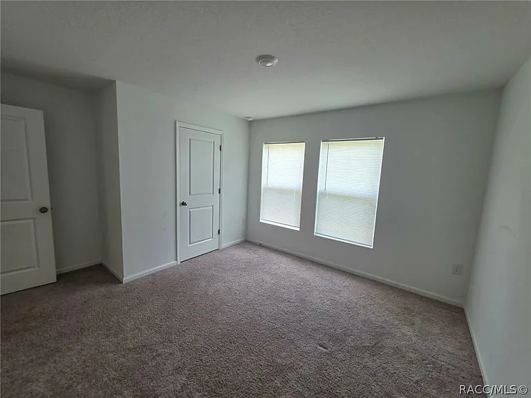 9610 N San Jose Way — Photo 8