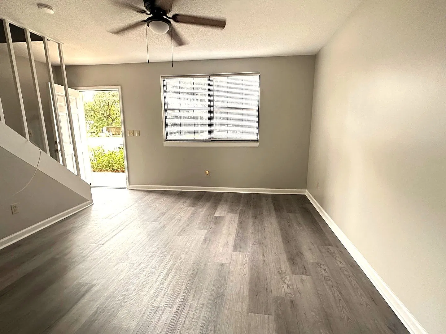 Island Townhouse-Close to Shopping and Beach! — Photo 2