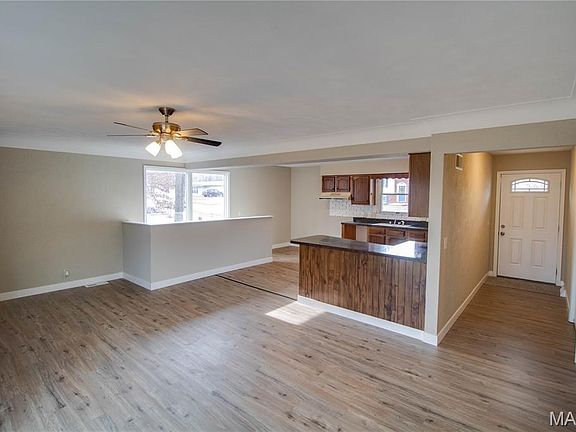 5th image of 23388 Glenda Ave
