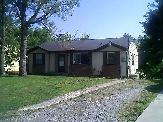 1st image of 219 Creekside Dr