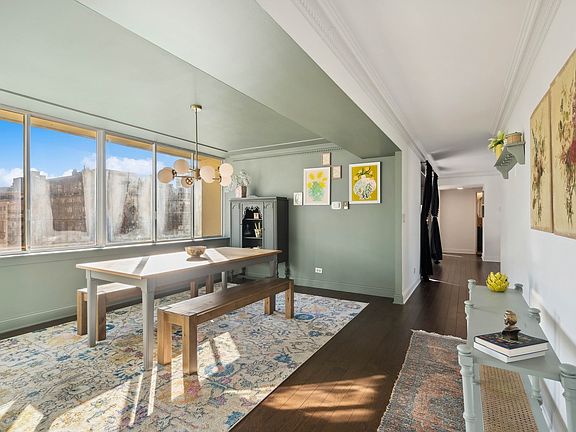 5th image of 1 E Schiller St APT 15D