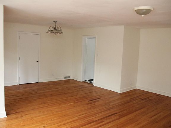 Dining room /living room