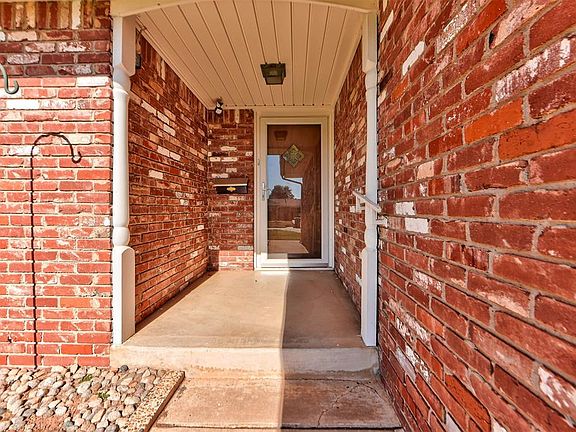 3rd image of 2408 S Jensen Ave