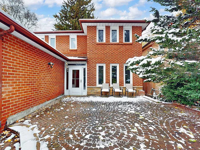 327A Beechgrove Dr — Photo 2