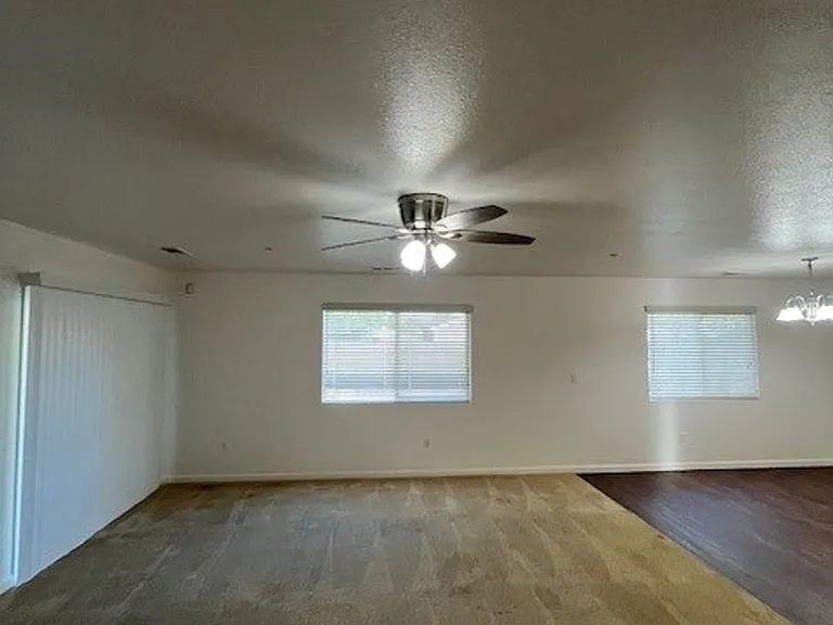 414 Edgewater St — Photo 4
