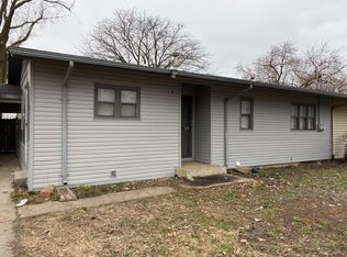 6735 SW Crestwood Dr, Topeka, KS 66619