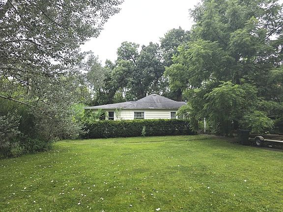 2nd image of 26216 N Elmwood Ave