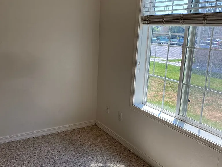 860 S 5 W #8 — Photo 8
