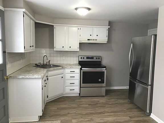 2nd image of 6038 Lake Ave
