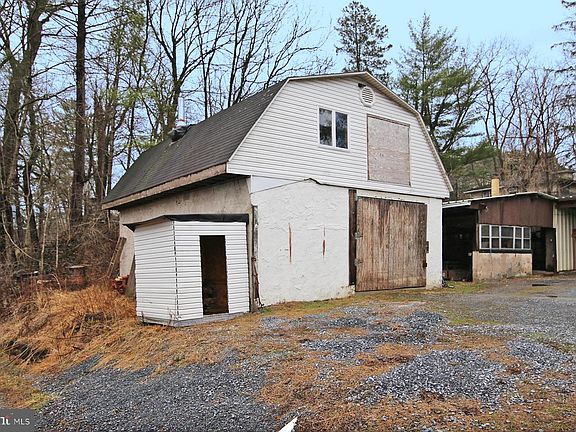 2nd image of 672 Ono Rd