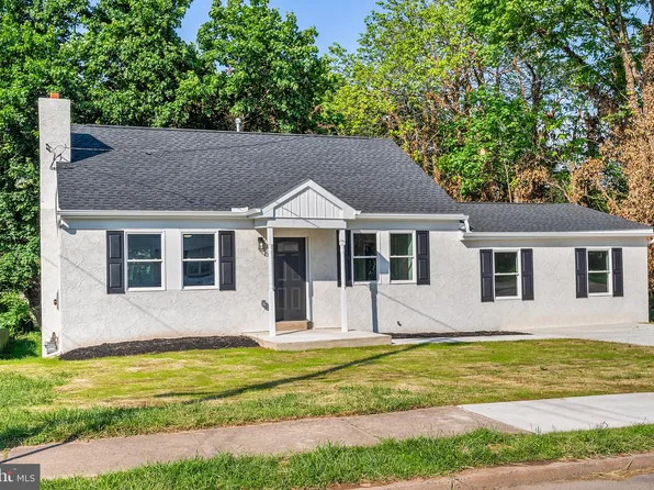 1201 W James St, Norristown, PA 19401