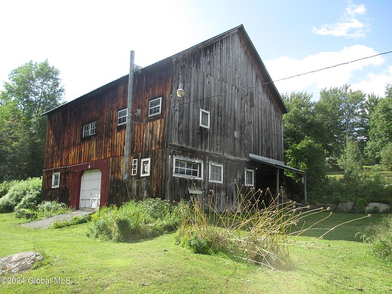 5th image of 1143 Dartmouth Road